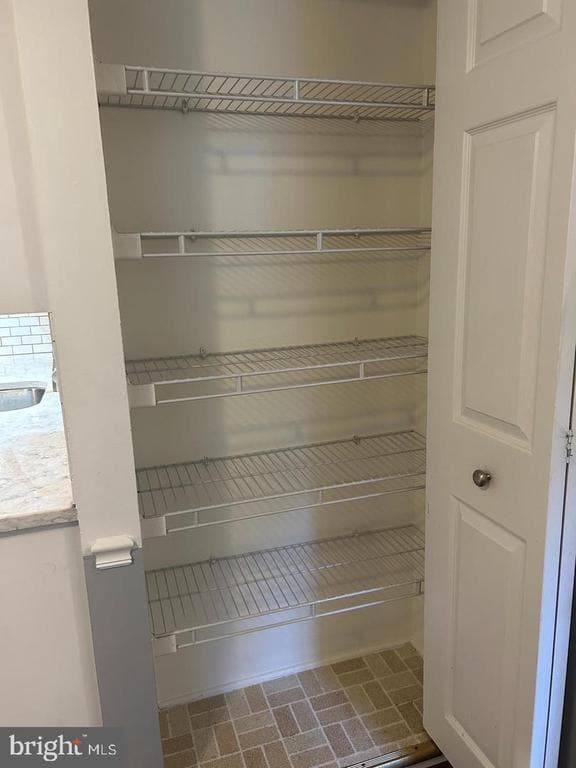 Building Photo - 5497 Endicott Ln