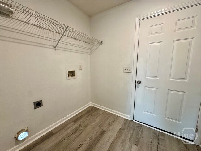 Building Photo - 18 Allen Brook Dr
