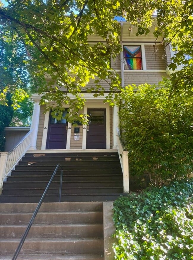 Primary Photo - Huge Gorgeous 5 Bedroom 5 Bath Unit in SW ...