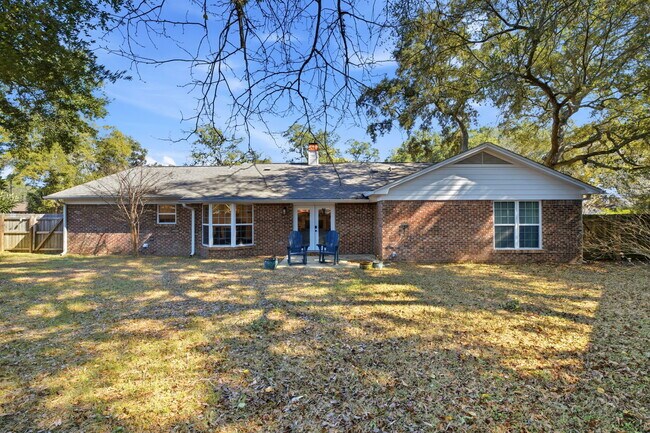 Building Photo - 7477 Baywoods Ln