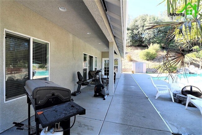 Building Photo - 14270 Quail Springs Rd
