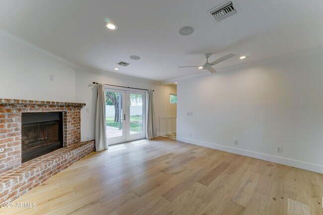 Building Photo - 4331 E Avalon Dr