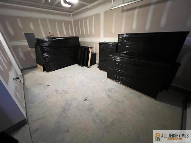 Building Photo - 706 Greenland Square