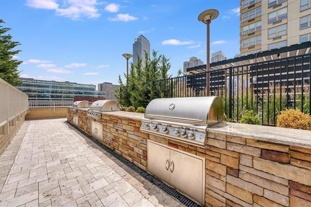 Building Photo - 88 Morgan St