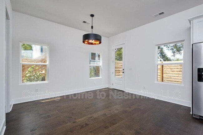 Building Photo - 1719 Pecan St