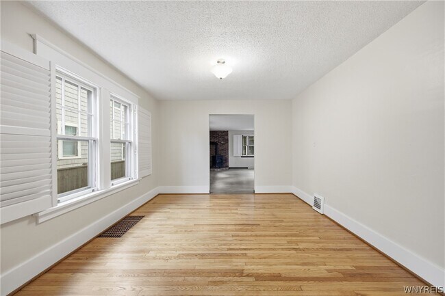 Building Photo - 259 California Dr