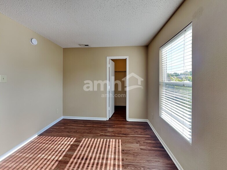 Building Photo - 10176 Cumberland Pointe Blvd