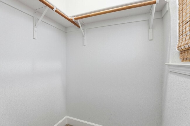 Building Photo - 1818 Tarragon Dr