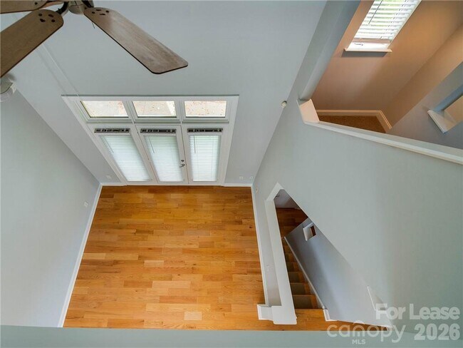 Building Photo - 927 Garden District Dr