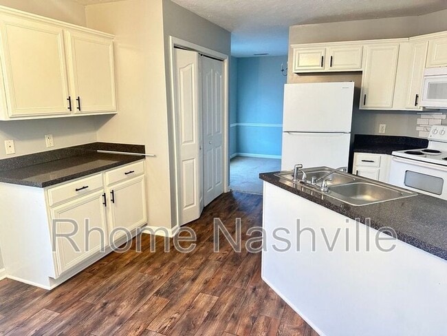 Building Photo - 990 Tom Hailey Blvd