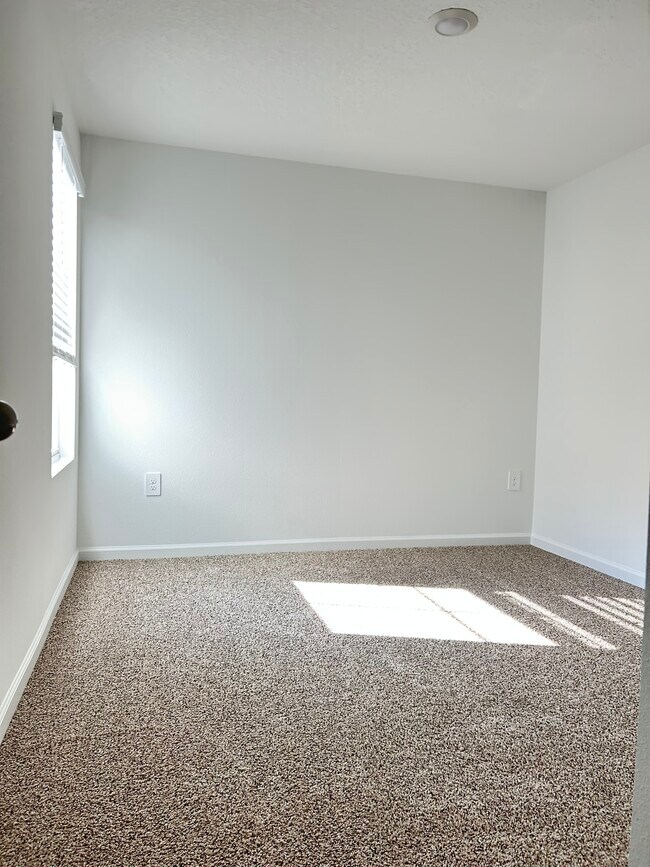 Building Photo - 28 Blue Hvn Rd