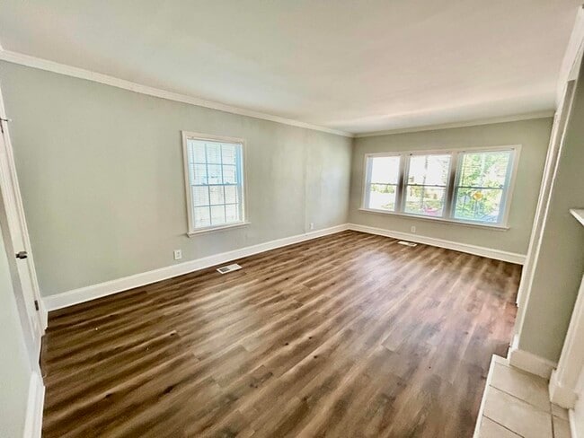 Building Photo - 29 Chappell Rd NW