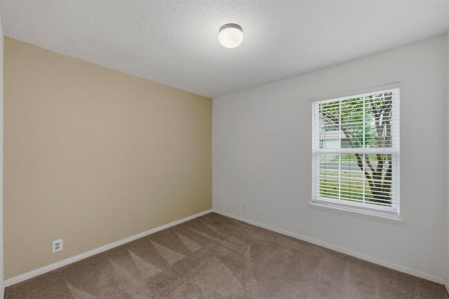 Building Photo - 5704 Cedardale Dr