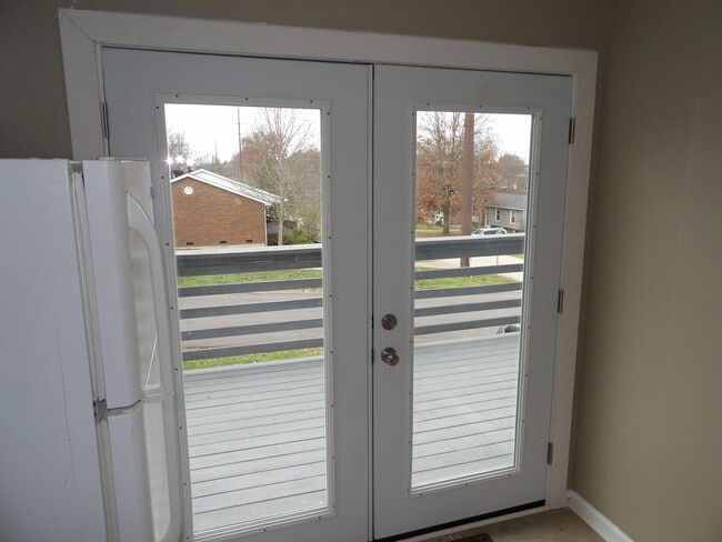 Building Photo - 409 Ridgewood Ln