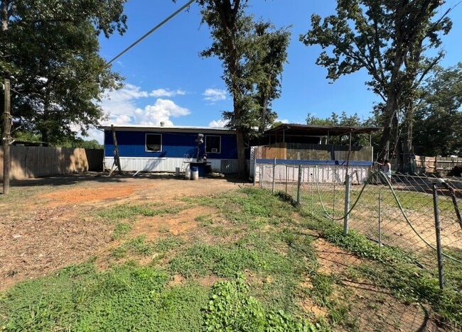 Building Photo - 491 E Sherwood Dr