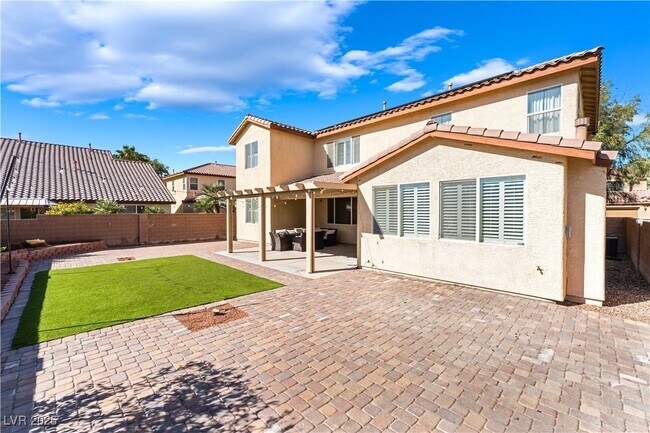 Building Photo - 1005 Windwalker Ave