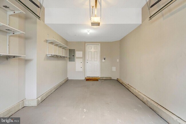 Building Photo - 42790 Lauder Terrace