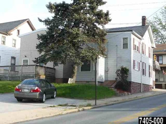 Building Photo - 201 E Main St
