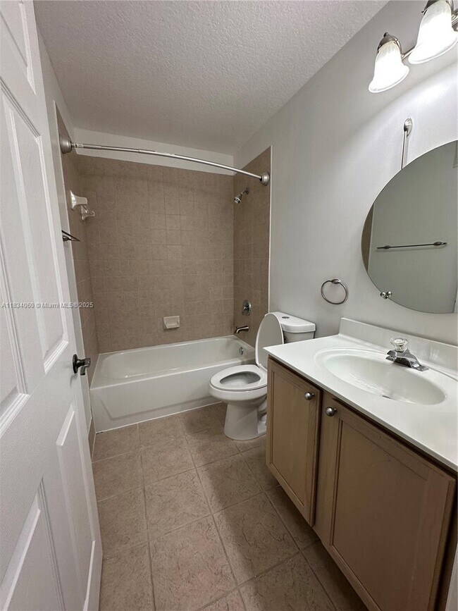 Building Photo - 7001 SW 164th Ct