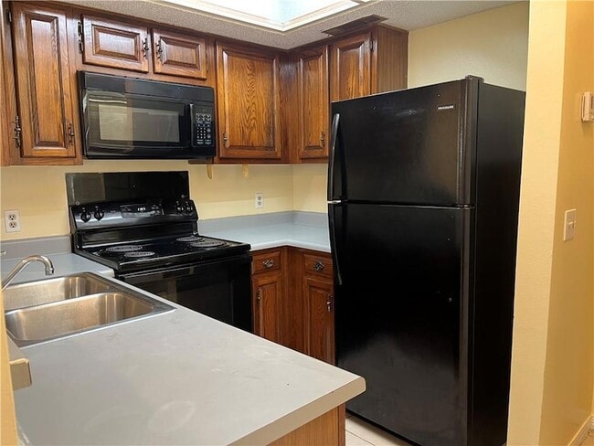 Building Photo - 1002 Greenspoint Drive