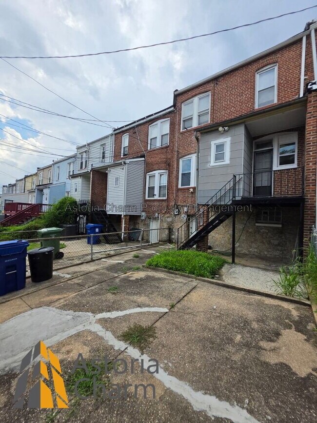 Building Photo - 3016 Pelham Ave