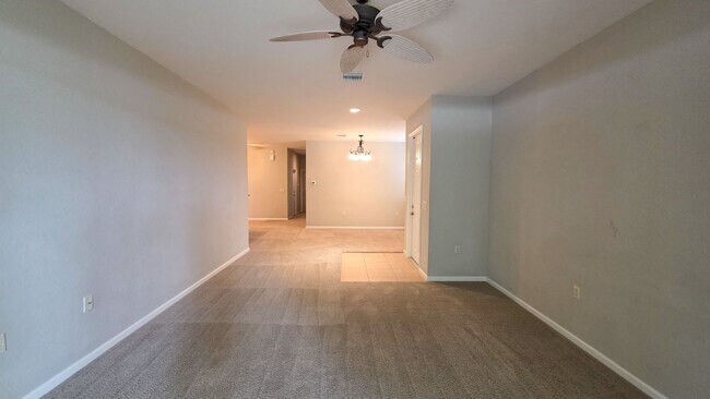 Building Photo - 2565 Langrove Ln SW
