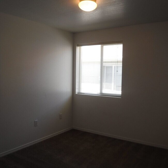 Building Photo - Two Bedroom, Two Bath with Single Car Gara...