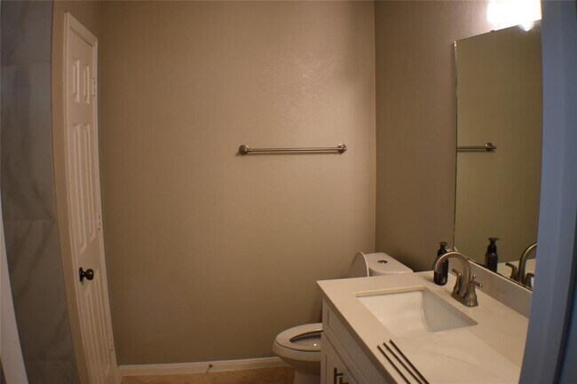 Building Photo - 21014 White Shore Ln