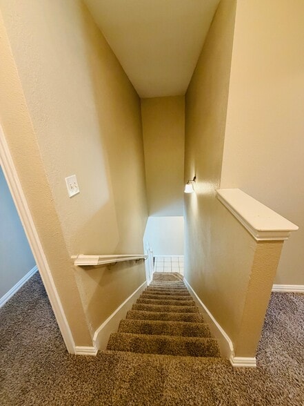 Building Photo - 5808 Blackmon Ct