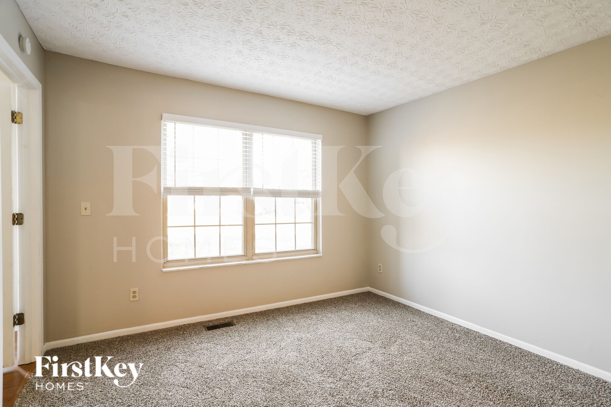 Building Photo - 3657 Lake Lanier Dr