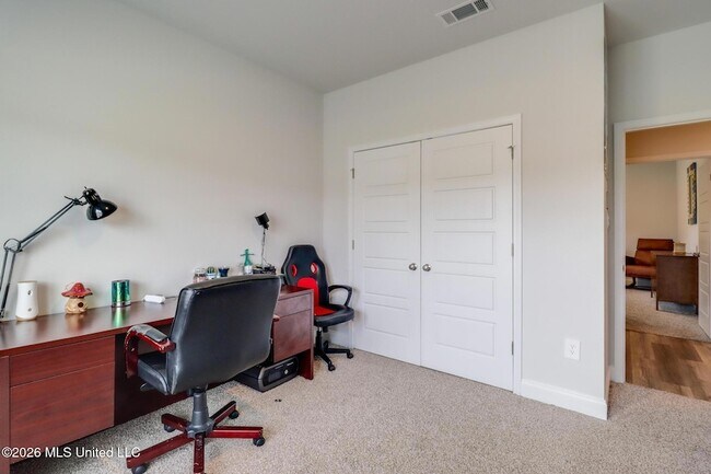 Building Photo - 4937 Fern Dr