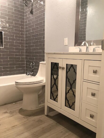 Building Photo - 5717 Smoke Ranch Rd