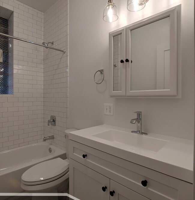 Building Photo - 3401 W Fullerton Ave