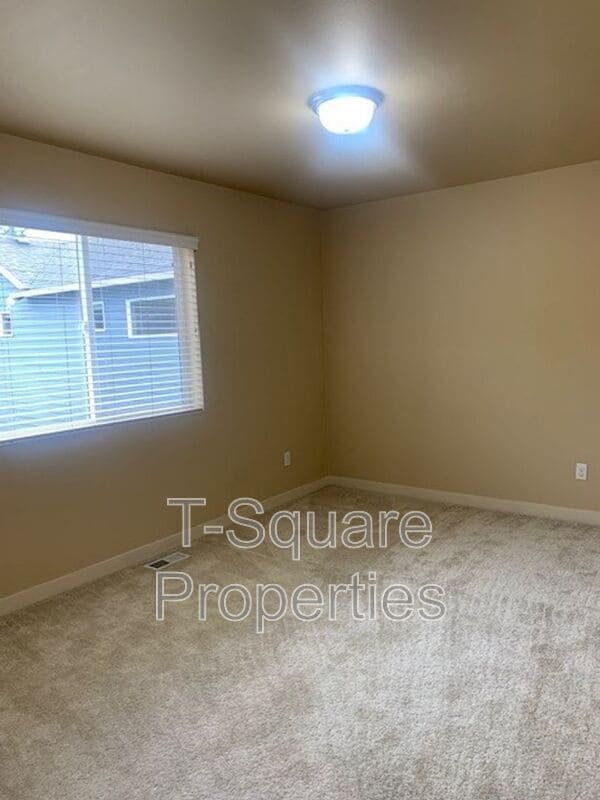 Building Photo - 10218 242nd Ave NE