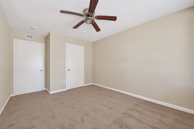 Building Photo - 3927 Prudence Dr