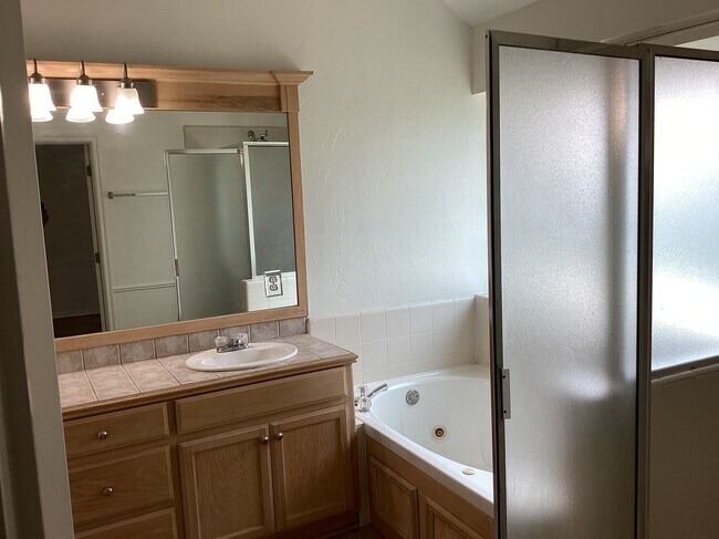 Building Photo - 17552 Zinc Dr