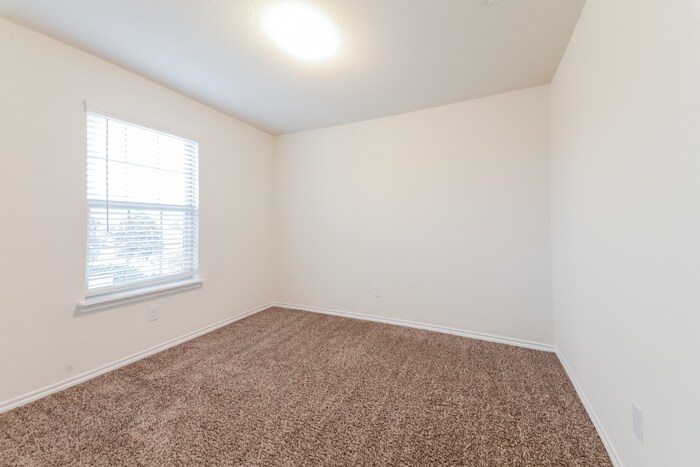 Building Photo - 841 Costlow Ln