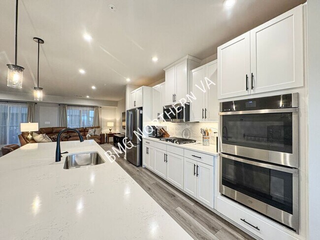 Building Photo - 1636 Kirkman St