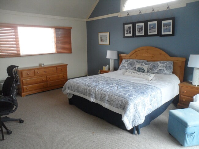 Building Photo - 9400 Ventnor Ave