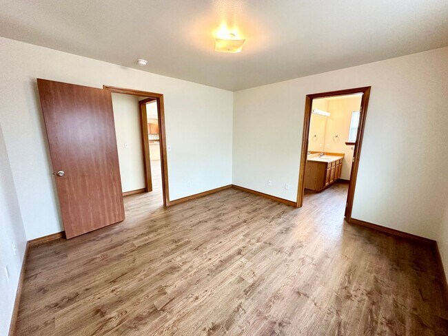 Building Photo - 3 Bedroom Home North of CWU