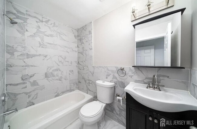 Building Photo - 22 Linden Ave