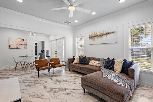 Building Photo - 2560 4th Ave S