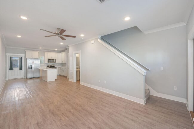 Building Photo - 147 N Sand Palm Rd