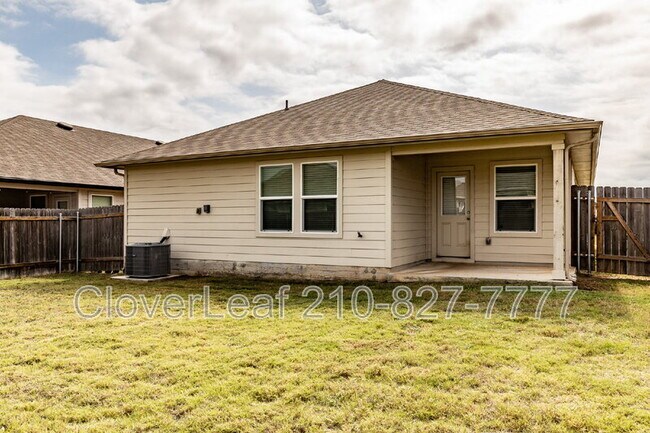 Building Photo - 825 Gerardia Ct