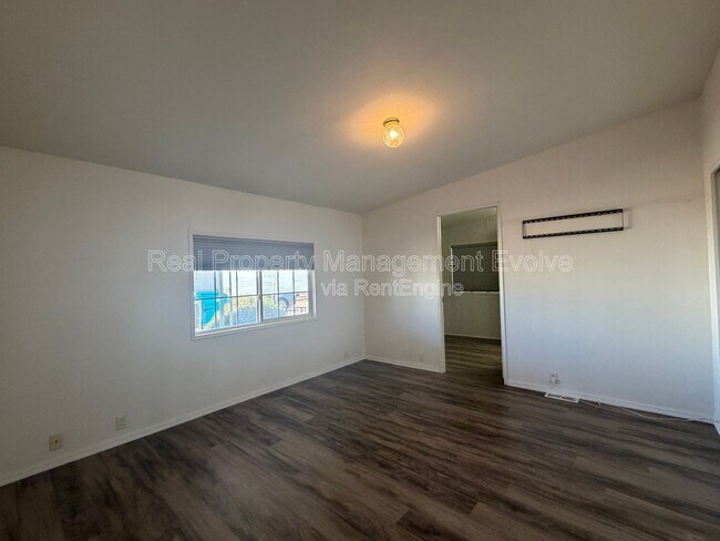 Building Photo - 1514 E Muriel Dr