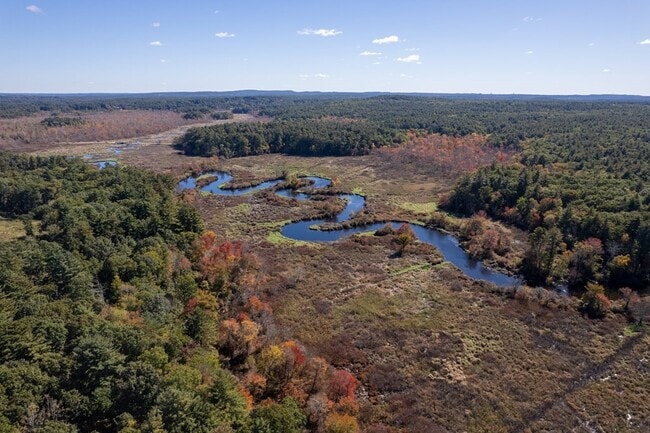 Building Photo - 242 Main St