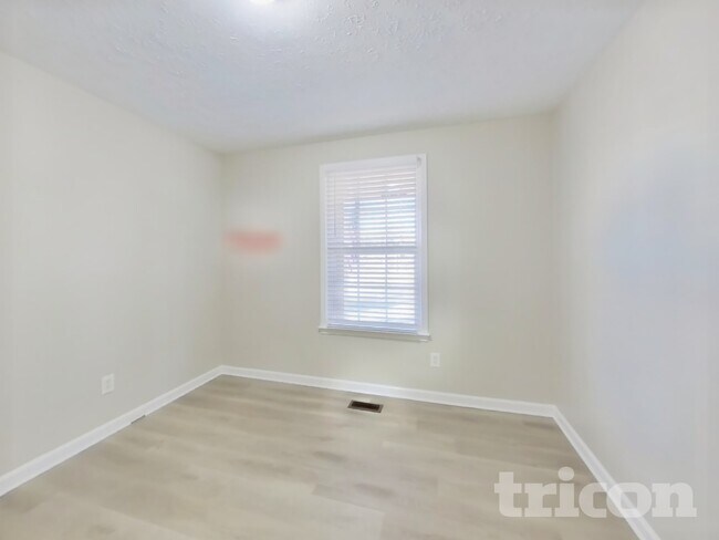 Building Photo - 3009 Blackwood Dr