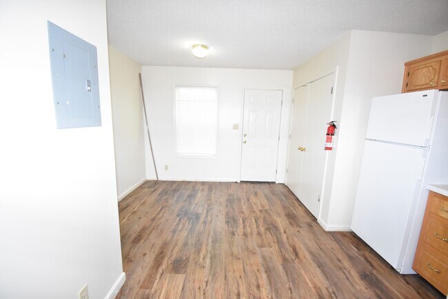 Building Photo - Forbes Avenue-248