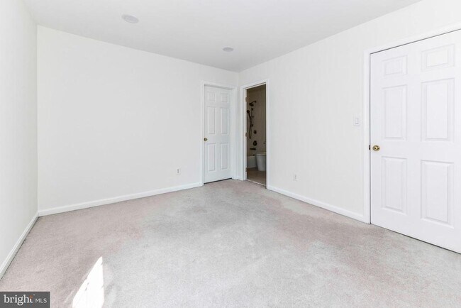 Building Photo - 46342 Summerhill Pl