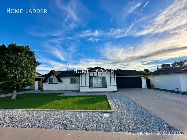 Primary Photo - 8323 E Sells Dr